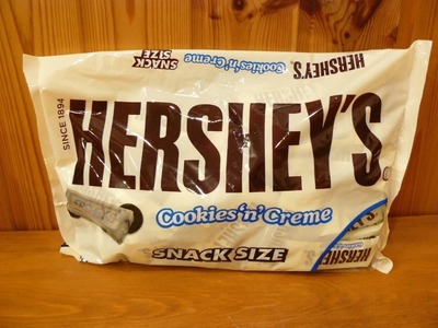 (名無し)さん[24]が投稿したHERSHEYS(ハーシーズ) クッキー＆クリーム チョコレート 900gの写真