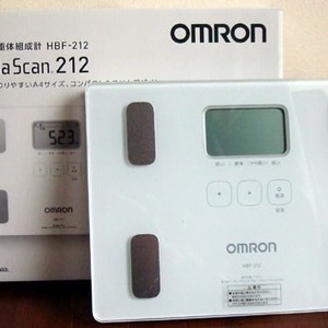 OMRON(オムロン)  体重計