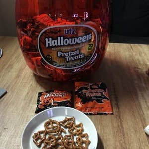 UTZ ハロウィンバーレル プレッツェル