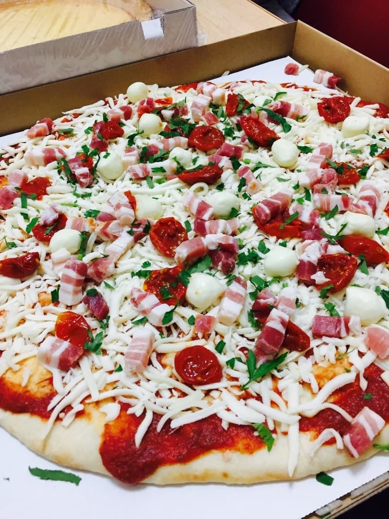 カークランド 丸型ピザ パンチェッタ モッツアレラのクチコミ コストコで在庫番