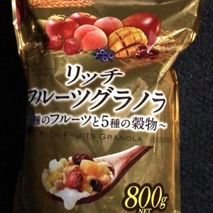ケロッグ リッチフルーツグラノラ 6種のフルーツと5種の穀物