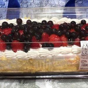 カークランド ストロベリーブルーベリーケーキ