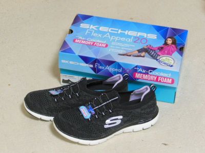 SKECHERS BUNGEE スケッチャーズ　