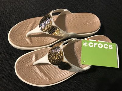 CROCS クロックス Sanrah Embellished Wedge Flip 