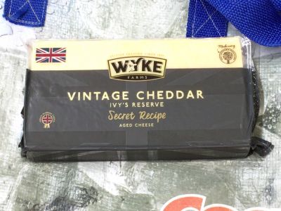WYKE FARMS ワイク ビンテージリザーブ チェダーチーズ
