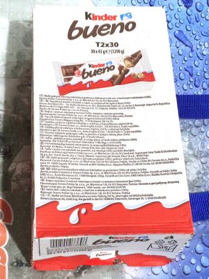 (名無し)さん[3]が投稿したKinder Bueno キンダーヴエノ チョコレートの写真