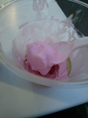 (名無し)さん[16]が投稿したコストコ いちごソフトクリーム/ストロベリーソフトクリームの写真