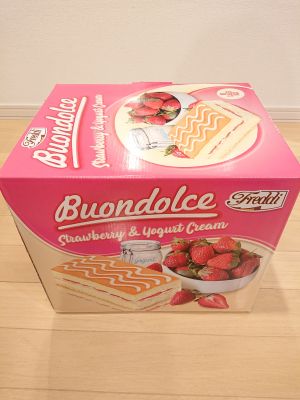 (名無し)さん[1]が投稿したBUONDOLCE STRAWBERRY CAKEBOX ストロベリー ケーキ ボックスの写真