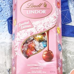 リンツ リンドール トリュフチョコレート ピンクアソート