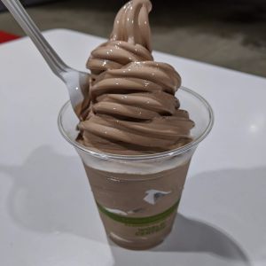 コストコ ヘーゼルナッツチョコレートソフトクリーム