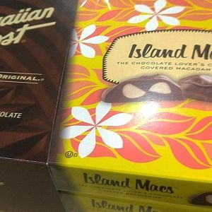 ハワイアンホースト マカダミアナッツチョコレート