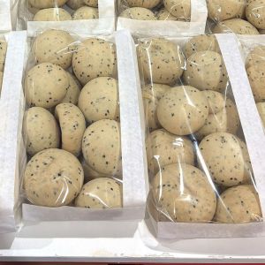 カークランド もちもち黒ごまロール